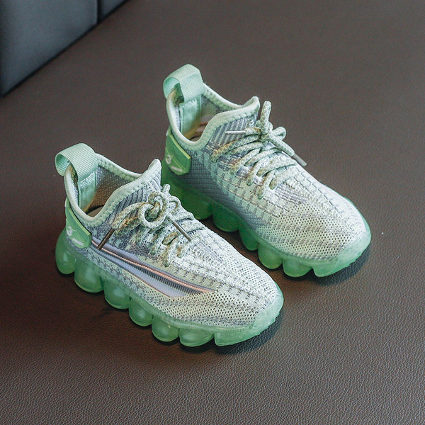 Légáteresztő gyerek tornacipő fűzővel és durva talppal