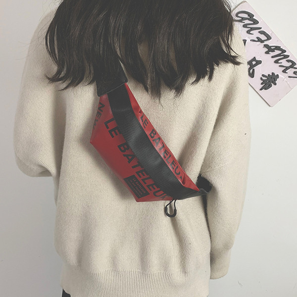 Női táska deréknak megfelelő feliratokkal