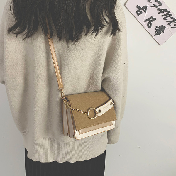 Eko bőrből készült modern női táska fém lánccal