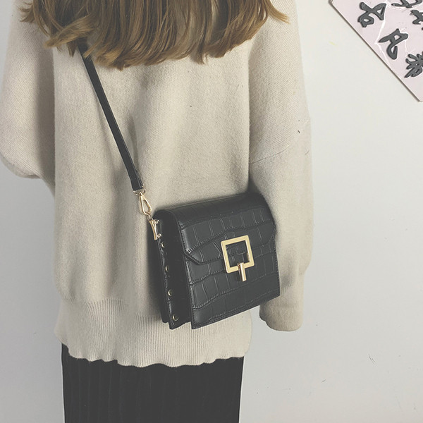 Erős női táska eko bőrből, négyzet alakú