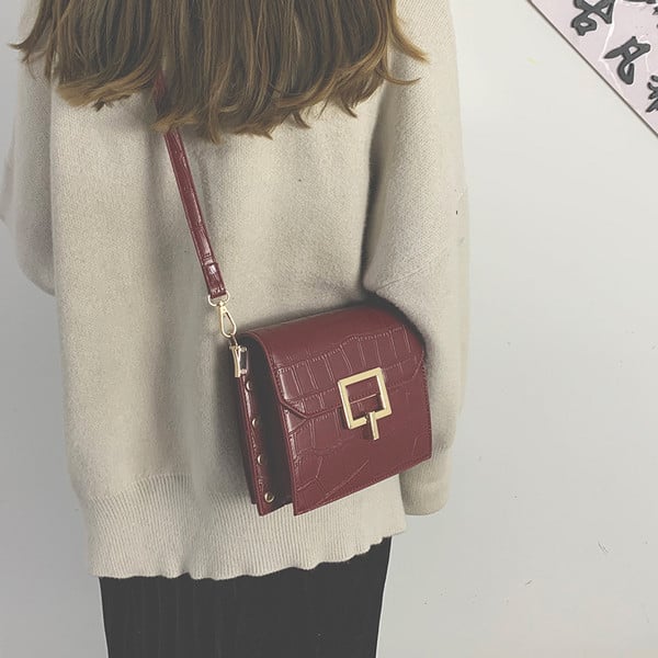 Erős női táska eko bőrből, négyzet alakú