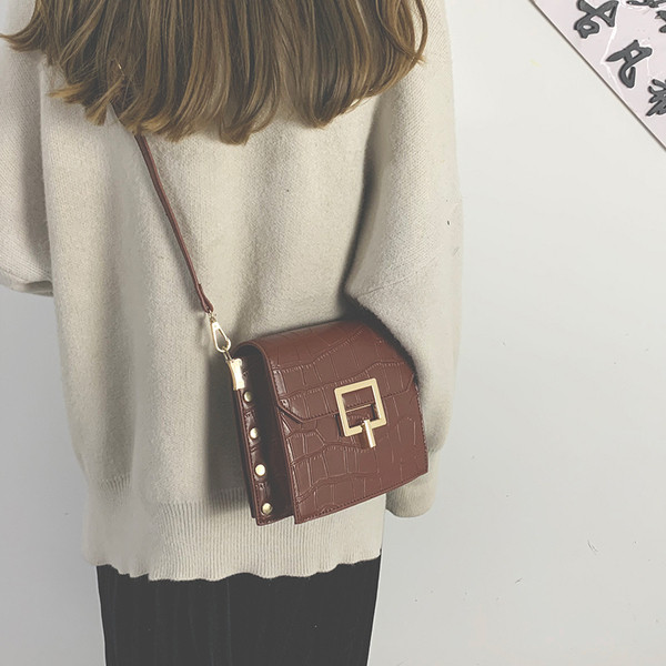 Erős női táska eko bőrből, négyzet alakú