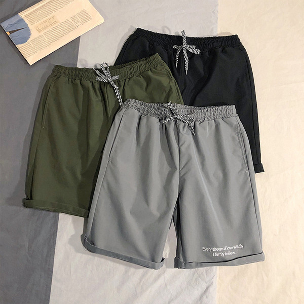 Férfi rövidnadrág gumírozott derékkal és felirattal