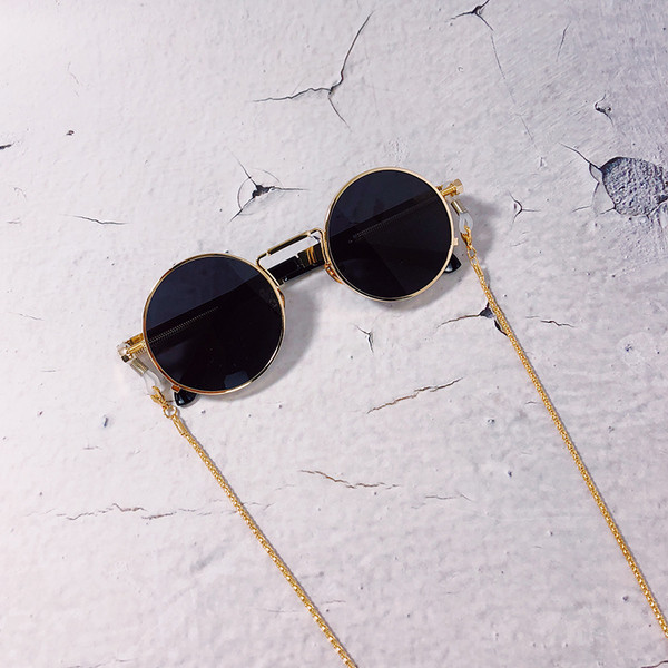 Modern kerek női szemüveg vékony kerettel