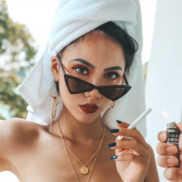 Stílusos női szemüveg vékony kerettel