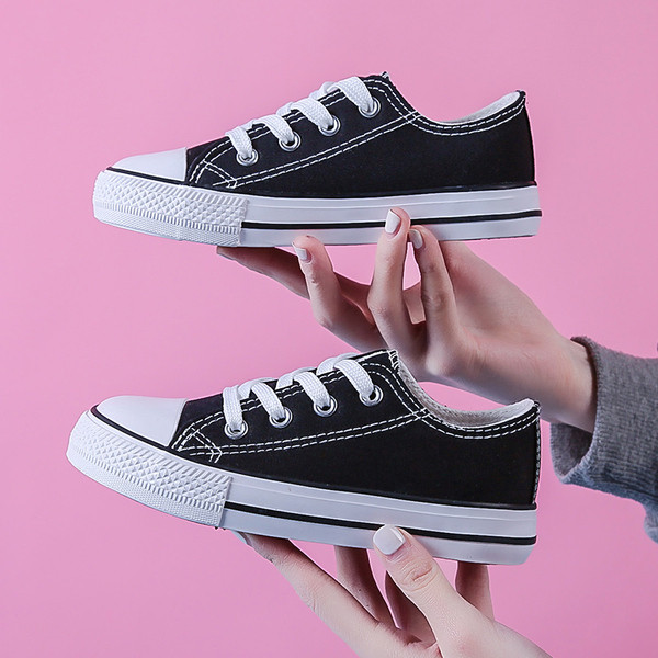 Gyerek tornacipő fűzős és lapos talpú - lányoknak és fiúknak