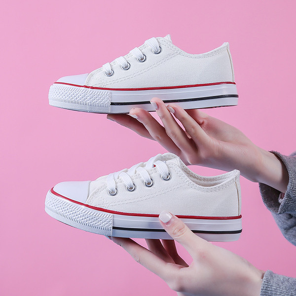 Gyerek tornacipő fűzős és lapos talpú - lányoknak és fiúknak