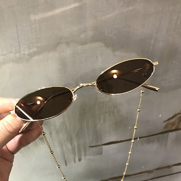 Stílusos női retro szemüveg vékony kerettel