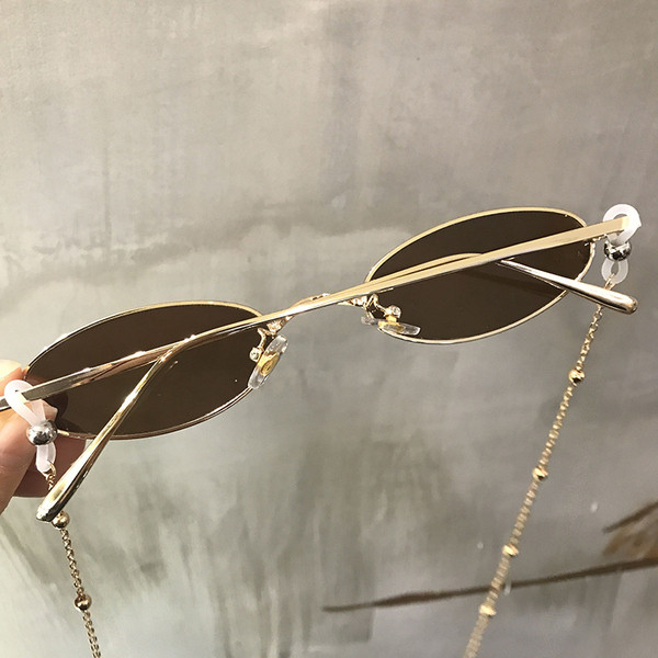 Stílusos női retro szemüveg vékony kerettel