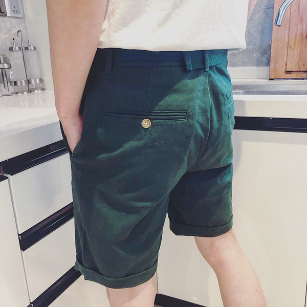 Stílusos férfi rövidnadrág övvel