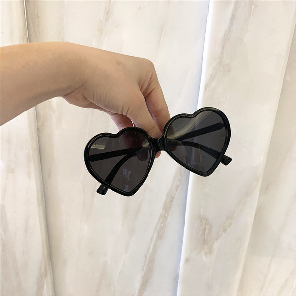 Modern, szív alakú női szemüveg