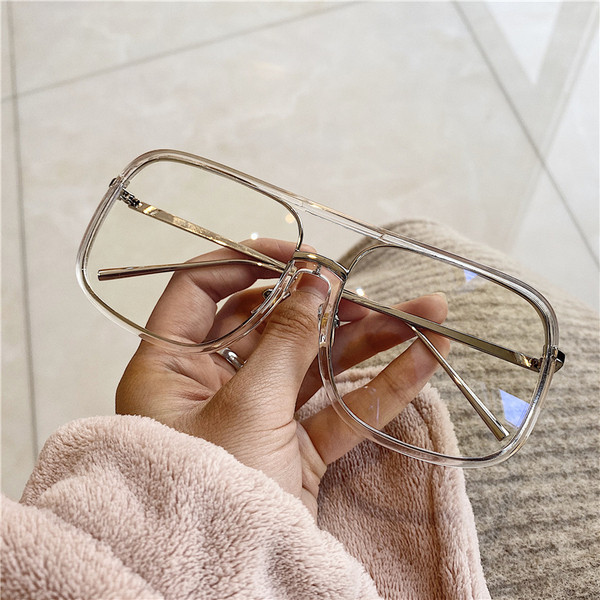 Női alkalmi szemüveg vékony kerettel