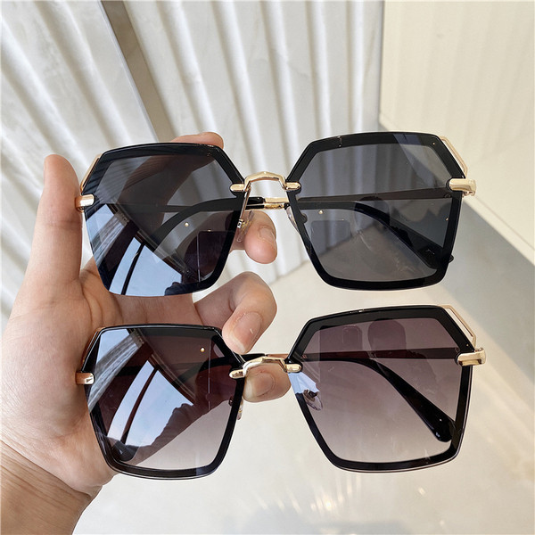 Stílusos női napszemüveg négyzet alakú