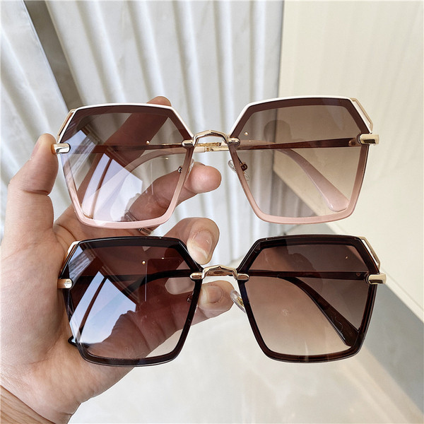 Stílusos női napszemüveg négyzet alakú