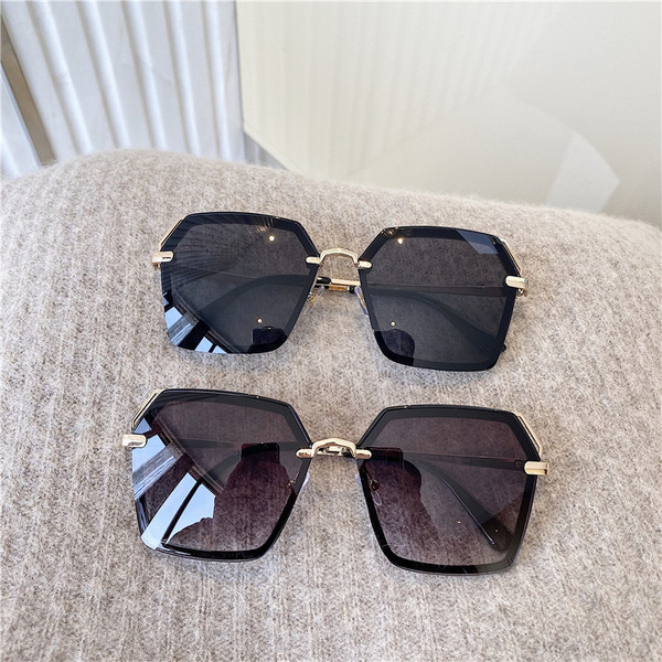 Stílusos női napszemüveg négyzet alakú