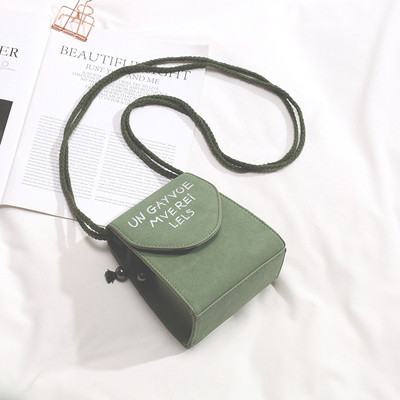 Modern női válltáska feliratokkal