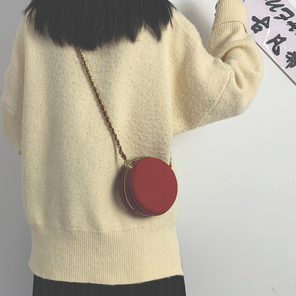 Kör alakú női bőrtáska