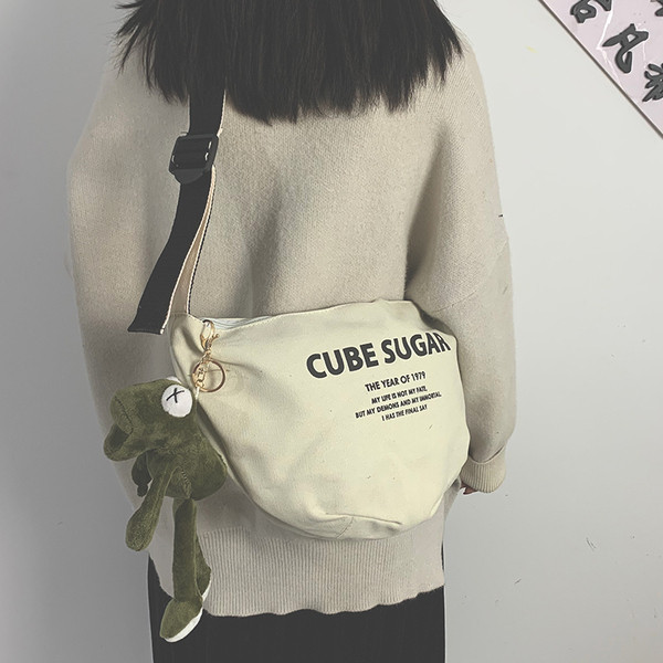 Női napi szövettáska feliratokkal