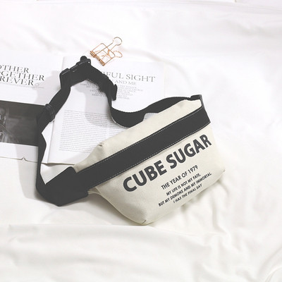 Női hétköznapi táska derékra illő feliratokkal