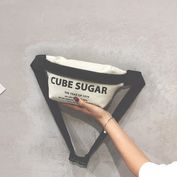 Női hétköznapi táska derékra illő feliratokkal