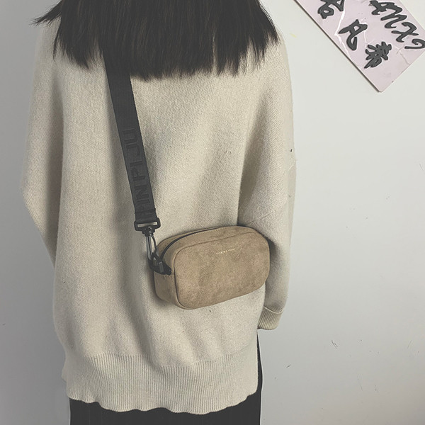 Női kis táska állítható fogantyúval