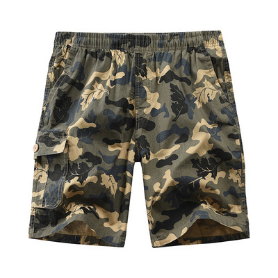 Férfi rövidnadrág terepszínű mintával és oldalzsebekkel