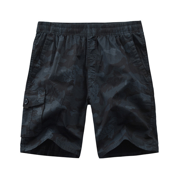 Férfi rövidnadrág terepszínű mintával és oldalzsebekkel