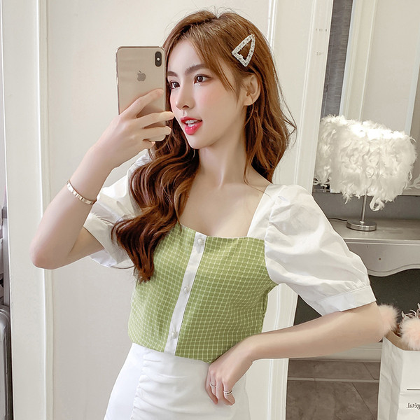 Kockás női ing négyzet alakú nyakkivágással és széles ujjakkal