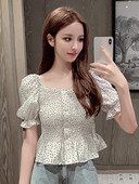 Aktuális női pöttyös ing négyzet alakú nyakkivágással