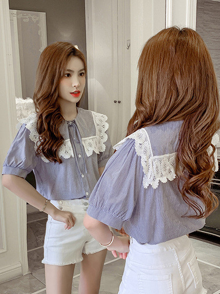 Retro stílusú női ing csipkével és gombokkal