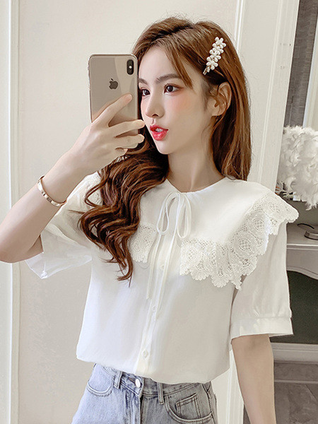 Retro stílusú női ing csipkével és gombokkal