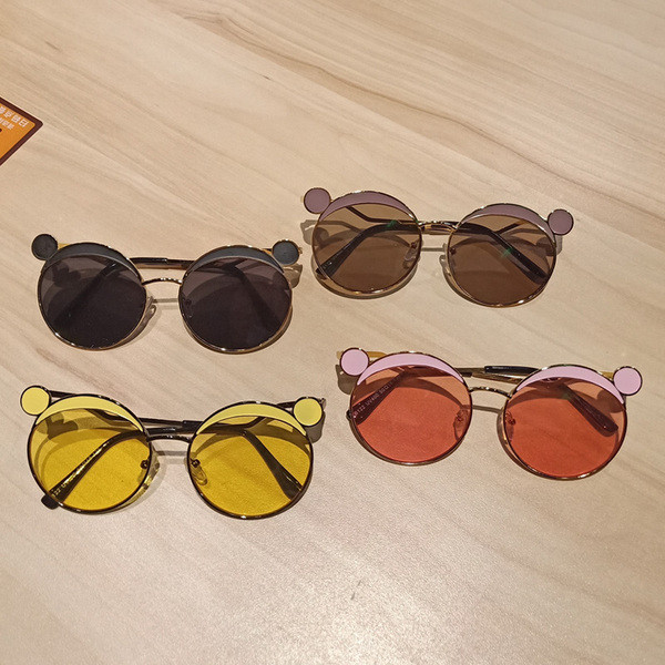 Modern, kerek formájú gyerek napszemüveg lányoknak