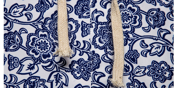 Férfi rövidnadrág virágmintával, rugalmas derékkal