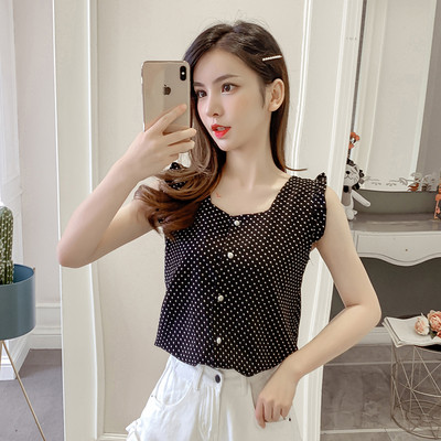 Pöttyös női ing négyzet alakú nyakkivágással és gombokkal