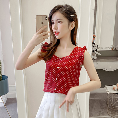 Pöttyös női ing négyzet alakú nyakkivágással és gombokkal