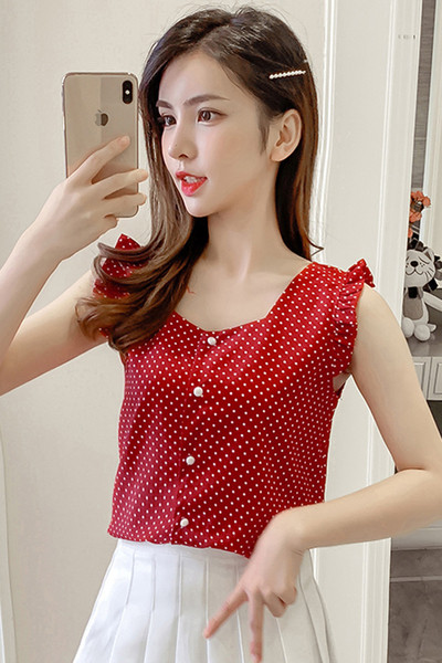 Pöttyös női ing négyzet alakú nyakkivágással és gombokkal