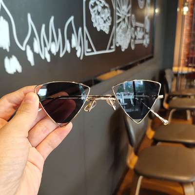 Női topikális napszemüveg háromszög alakban