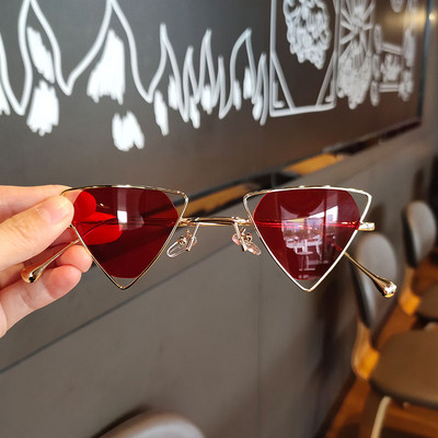 Női topikális napszemüveg háromszög alakban