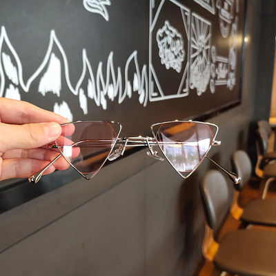 Női topikális napszemüveg háromszög alakban