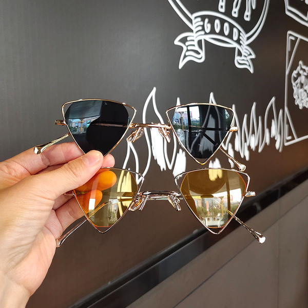 Női topikális napszemüveg háromszög alakban