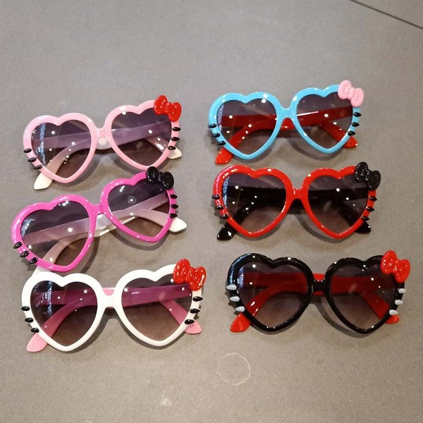 Vaikiški akiniai nuo saulės, širdelės formos