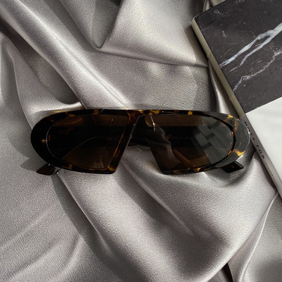 Stílusos retro női napszemüveg