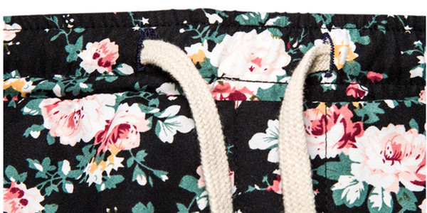 Alkalmi férfi rövidnadrág virágmintával és 5XL méretig