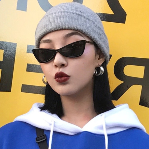 Női alkalmi szemüveg vékony kerettel