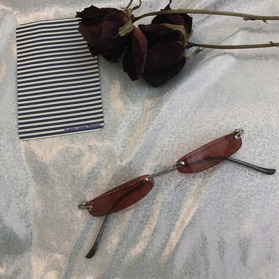 Retro női stílusos szemüveg vékony kerettel