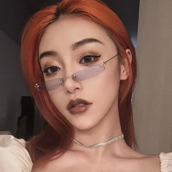 Retro női stílusos szemüveg vékony kerettel