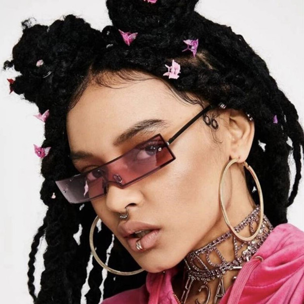 Stílusos női szemüveg vékony kerettel