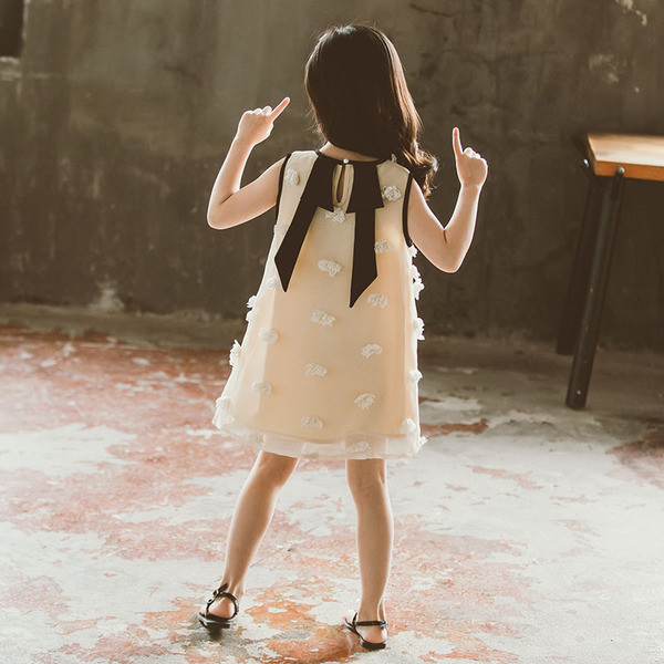 Gyerekruha 3D elemekkel és szalaggal