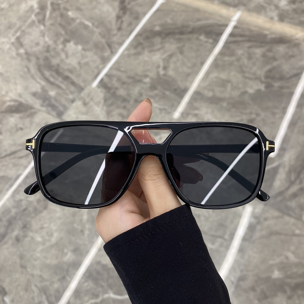 Aktuális női napszemüveg négyzet alakú