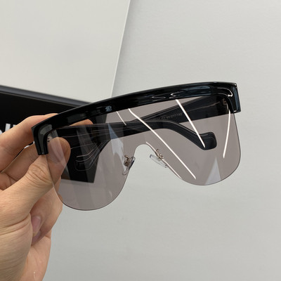 A jelenlegi női napszemüveg új modellje